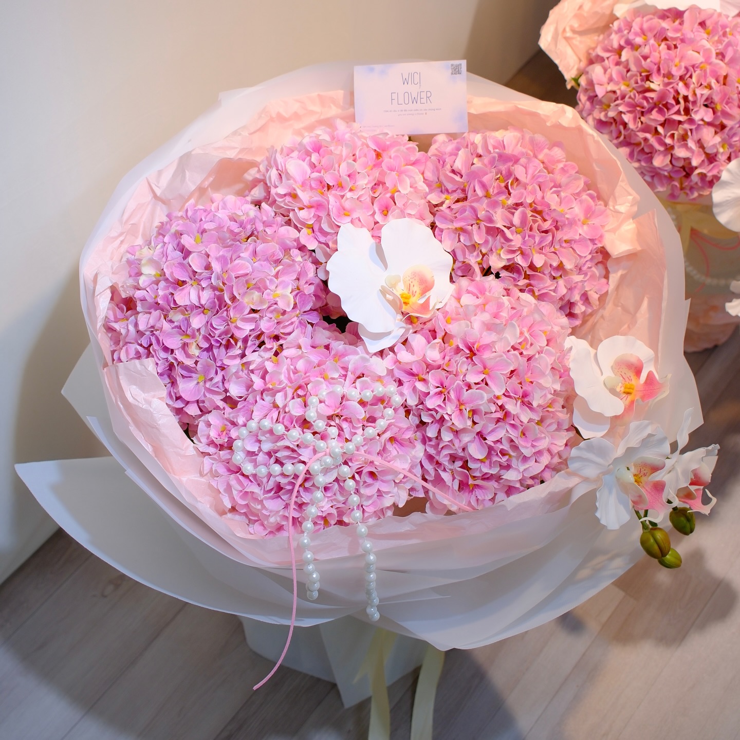 Aesthetic Hàn Nhật: Tinh thần Nhật Bản trong cách phối màu hoa tối giản