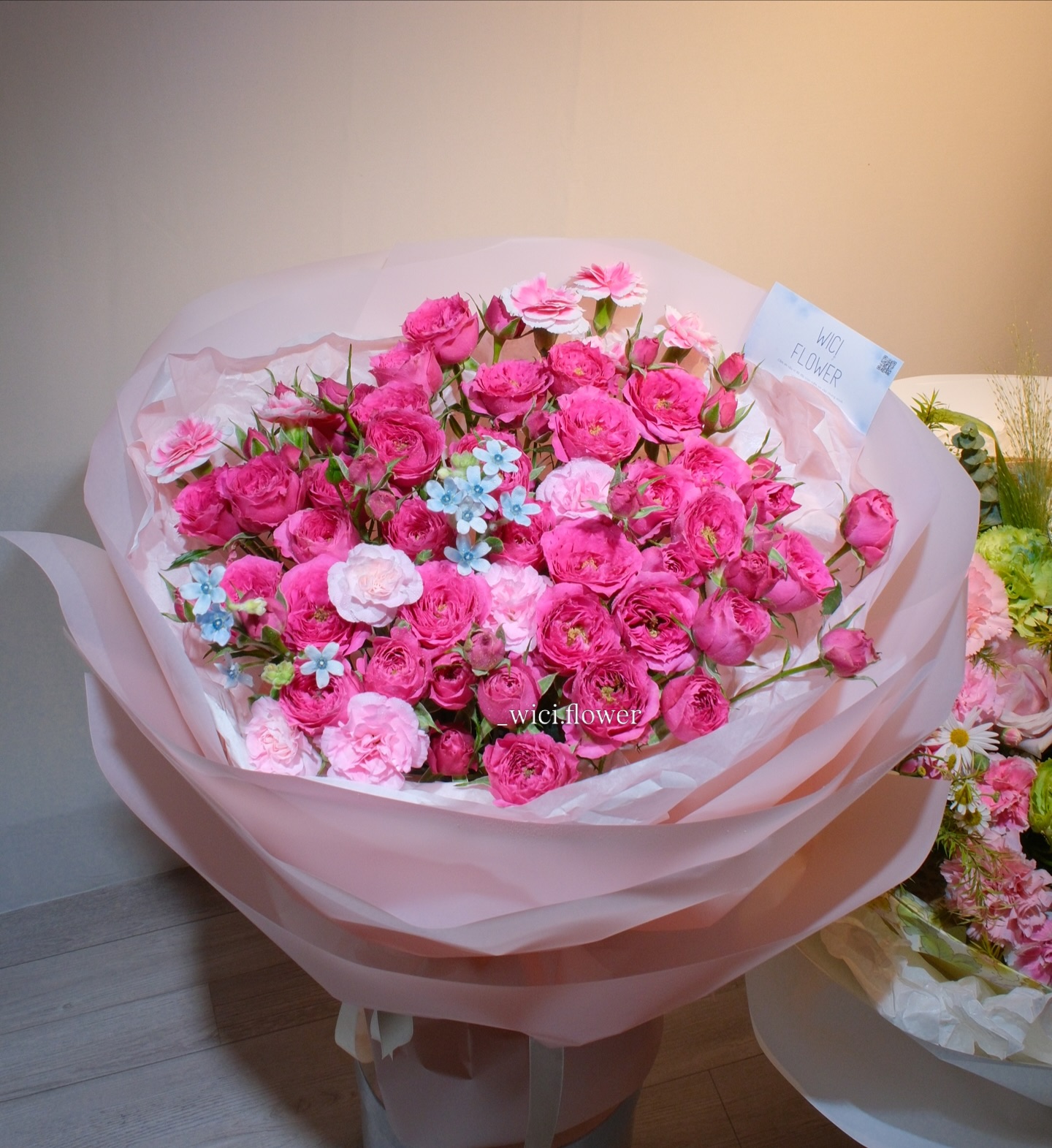 Hero image bó hoa lily phong cách dien anh theo mood sau chia tay