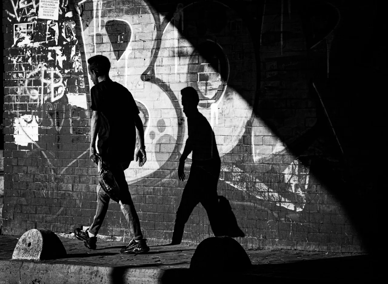 Acros