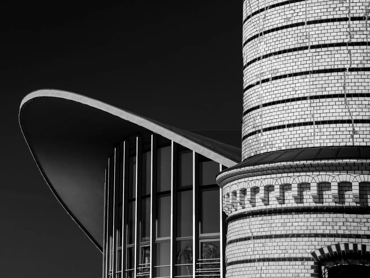 Monochrome