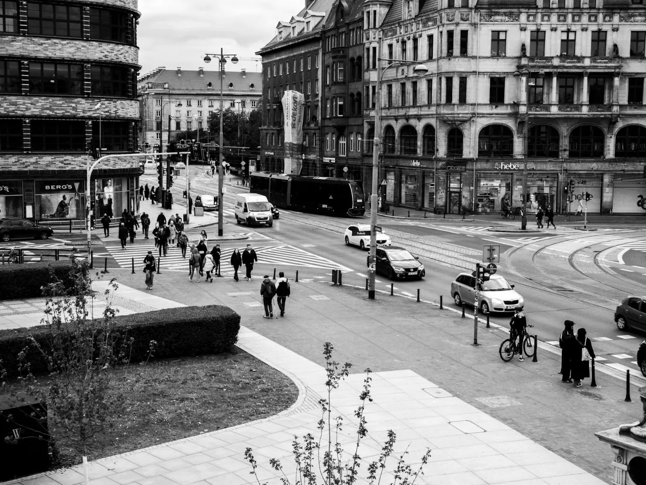 Acros